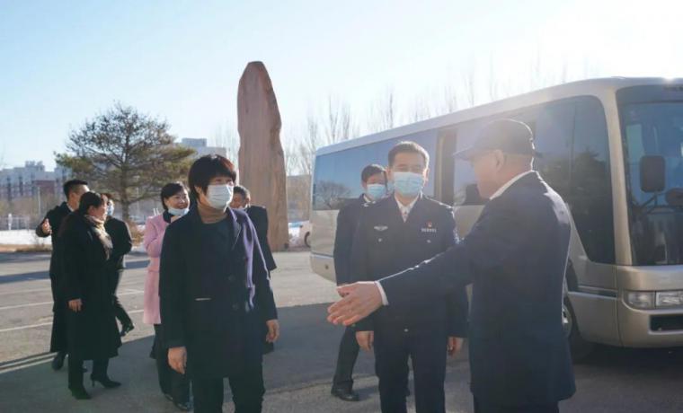 朝陽副市長、市公安局黨委書記、局長趙丕顯帶隊參觀冰河集團